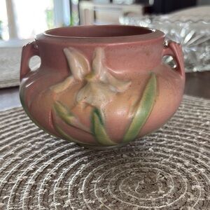 Artistic Floral Vase - Pink and Green